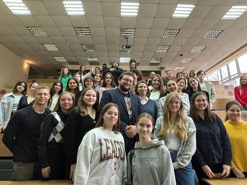 Кино наяву: Мосфильм-мастера о переводе и озвучивании